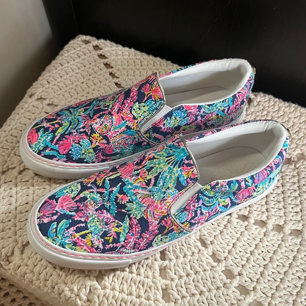 Floral Slip-On Women's Sneakers - Picture 5 of 11